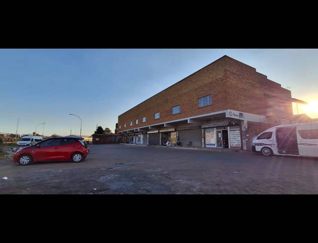 1,265M² BUILDING FOR SALE IN APEX